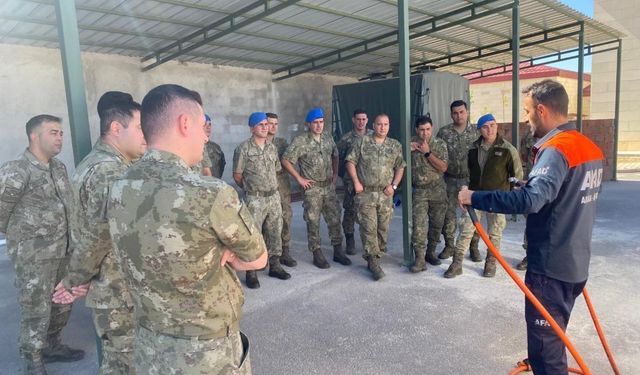 Komandolara verilen ‘Enkazda Arama ve Kurtarma Eğitimi’ tamamlandı