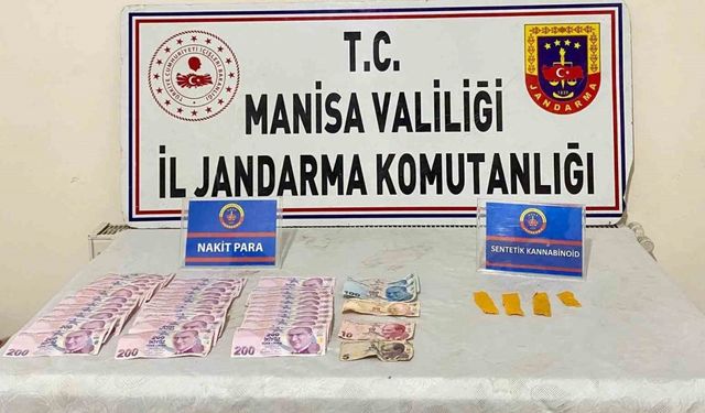 Manisa’da zehir tacirlerine geçit yok: 64 kök kenevir, 335 gram esrar ele geçirildi