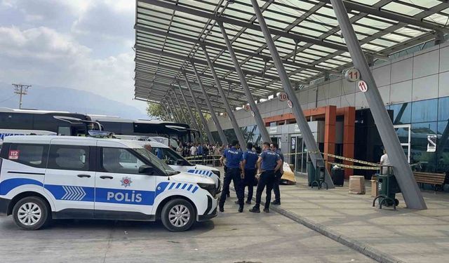 Osmaniye Otogarı’nda baba kızına tüfekle ateş etti