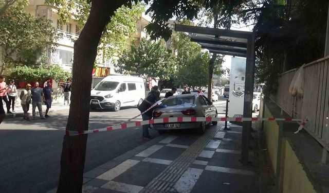 Şanlıurfa’da otomobil durakta bekleyenlere çarptı: 1 öğrenci öldü, 3 kişi yaralandı