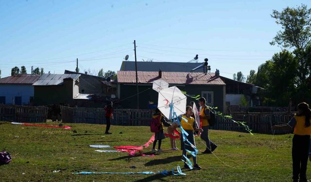 Uçurtmalar bu kez Sıraç için havalandı