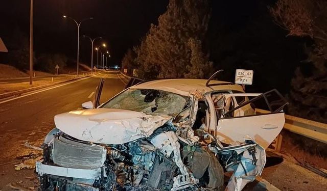 Yolcu otobüsüyle otomobil kafa kafaya çarpıştı: 1 ağır yaralı