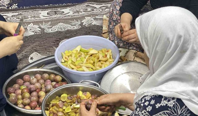 Yüksekova’da kış hazırlığı: Pestil yapımı sürüyor