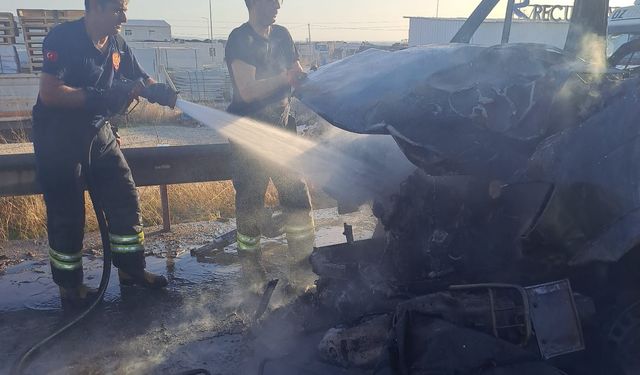 Adana'da işçi servisinin çarptığı motosikletli öldü