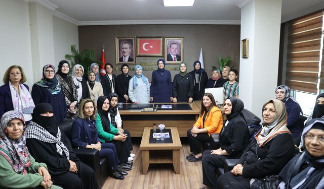 AK Parti Genel Başkan Yardımcısı Kaya, Şanlıurfa'da ziyaretlerde bulundu: