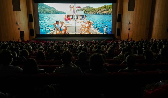 Altın Portakal'da 'Gelin Takımı 2' filminin galası yapıldı