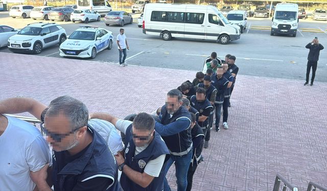 Bodrum'da düzensiz göçmenleri taşıyan botun batmasına ilişkin 17 şüpheli yakalandı