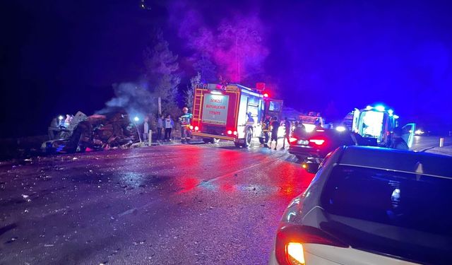 Denizli'de otomobille kamyonetin çarpışması sonucu 1 kişi öldü, 4 kişi yaralandı