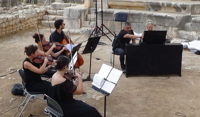 Elaiussa Sebaste Antik Kenti'nde MDOB orkestrası konser verdi