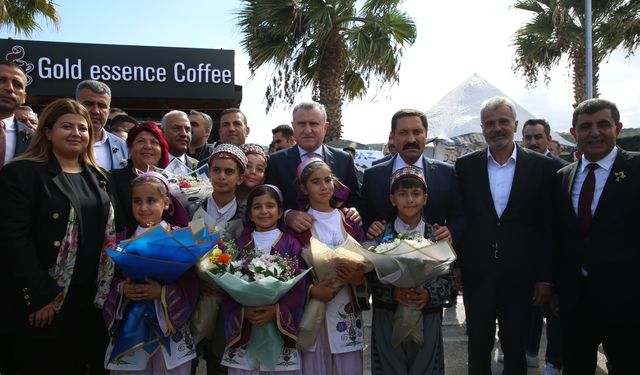 Gençlik ve Spor Bakanı Osman Aşkın Bak, Hatay'da zeytin festivaline katıldı: