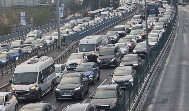 İstanbul'da trafik yoğunluğu yüzde 87'ye çıktı