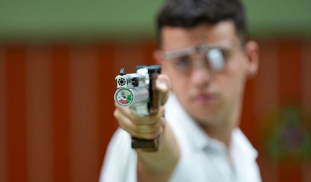 İzmirli rekortmen atıcılar, Yusuf Dikeç'in izinden gidiyor