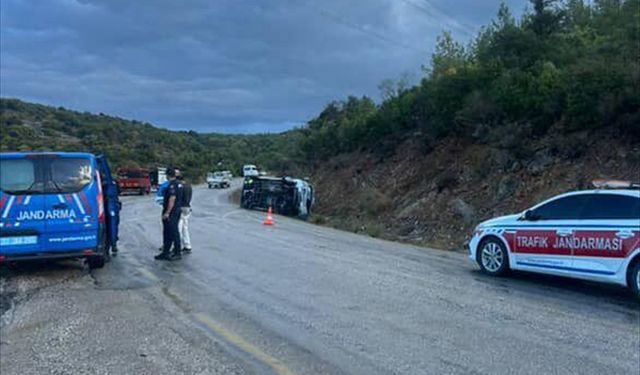 Mersin'de minibüsün devrilmesi sonucu 6 tarım işçisi yaralandı