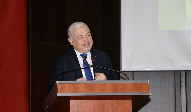 Trabzon'da 'İklim Değişikliği Sürecinde Su ve Orman Yönetimi' paneli düzenlendi