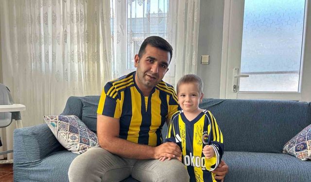 14 ay süren mücadeleyle kanseri yenen Tamer Talha’ya imzalı Fenerbahçe forması hediye edildi