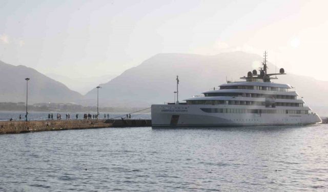 91 turist 74 mürettebatlı lüks gemi Alanya’ya ulaştı