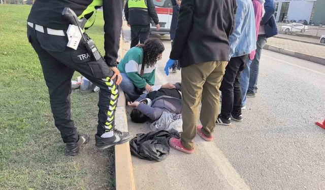 Arabaya bağlanıp iple çekilen motosiklet kaldırıma savruldu: 1 yaralı