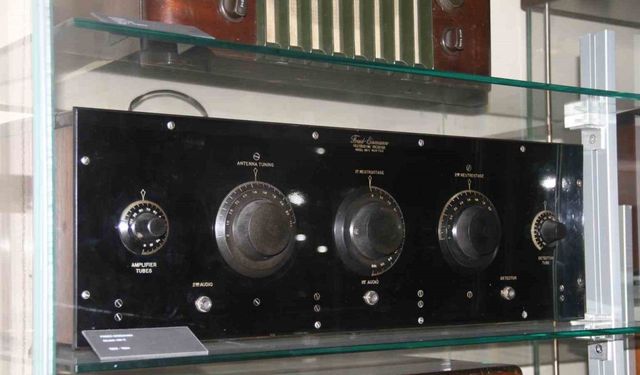 Asırlık telsiz ve radyo bu müzede özenle korunuyor