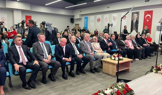 Bakan Göktaş: "Her çocuk keşfedilmeyi bekleyen bir dünyadır"