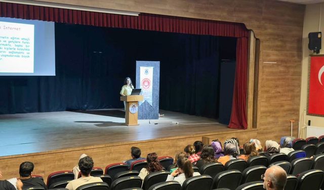 Belediye personeline bağımlılık eğitimi verildi