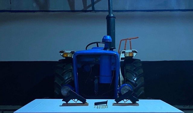 Çaldığı traktörü ahırda saklayan şüpheli jandarmadan kaçamadı