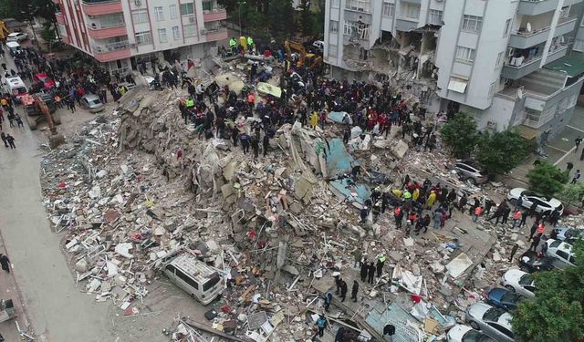 Depremde binası yıkılan müteahhide, tekrar "62 kez müebbet ve 865 yıl hapis cezası" verildi