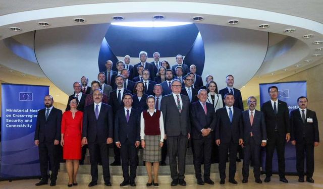 Dışişleri Bakanı Fidan, AB Dış İlişkiler Konseyi’nin aile fotoğrafına katıldı