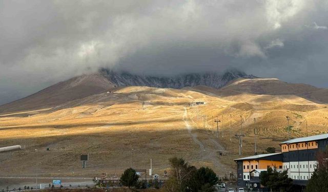 Erciyes’e mevsimin ilk karı yağdı