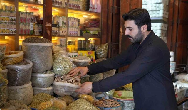 Gaziantep’te havaların soğumasıyla vatandaşlar aktarların yolunu tuttu