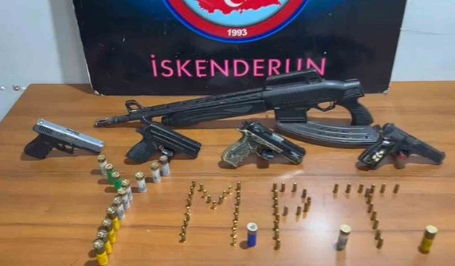 İskenderun’da asayiş uygulaması; 5 adet ruhsatsız silah ele geçirildi