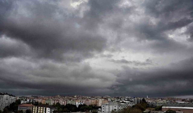 İstanbul’un üzerine kara bulutlar çöktü