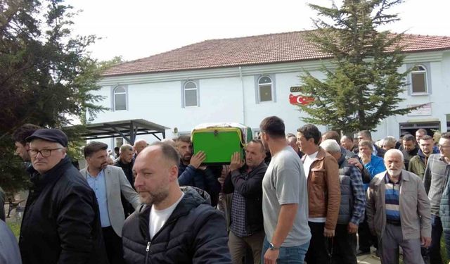 Kazada hayatını kaybeden genç kadın gözyaşları içinde toprağa verildi