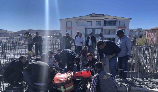 Kırılan pompa parçasının altında kalan işçi yaralandı