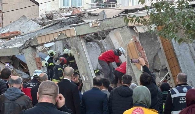 Kocaeli Valisi Aktaş: "İçeride olduğunu teyit ettiğimiz 5 kişiyle henüz temas yok"