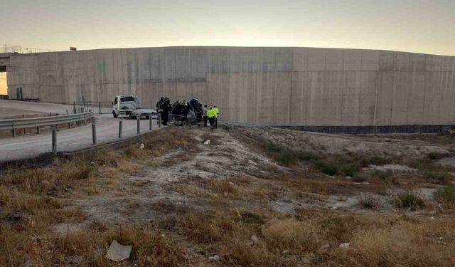 Konya’da yol kenarına uçan otomobilin sürücüsü hayatını kaybetti
