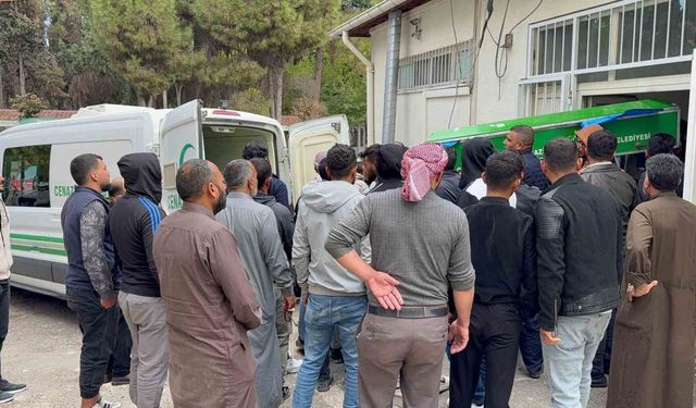 Parka giderken otomobilin çarptığı çocuk hayatını kaybetti