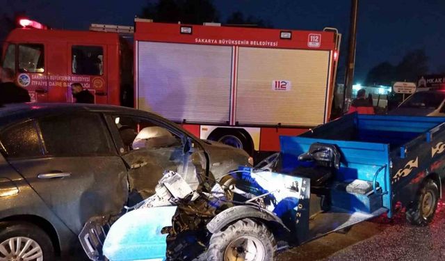 Sakarya’da otomobil ile patpat çarpıştı: 6 yaralı