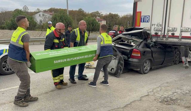 Samsun’da otomobil tırın altına girdi: 23 yaşındaki sürücü hayatını kaybetti