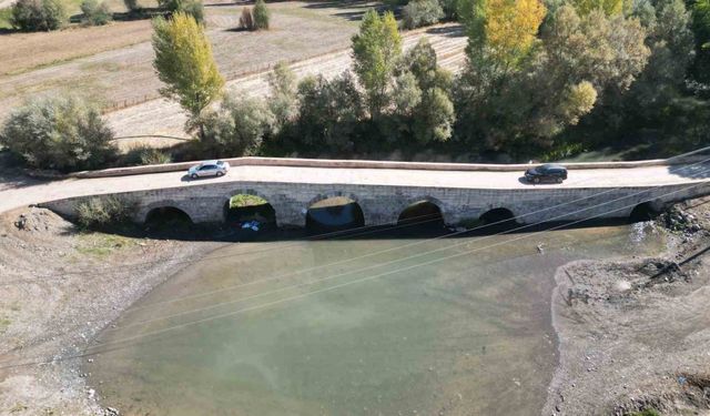 Tarihi köprü 2 bin yıldır hizmet veriyor