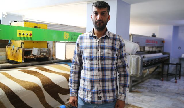 Adana'da yıkamacı, halı arasında bulduğu altınları sahibine teslim etti