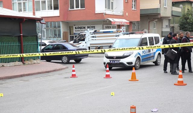 Adliyeden çıkan husumetlisi yerine kazara başka birini tüfekle yaraladı