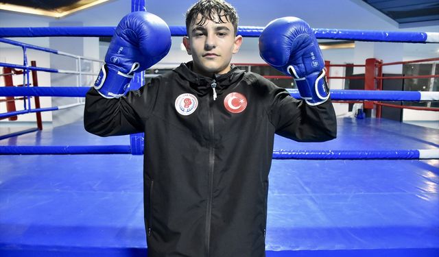 Busenaz Sürmeneli'yi örnek alan 15 yaşındaki milli boksör, Avrupa şampiyonasına hazırlanıyor