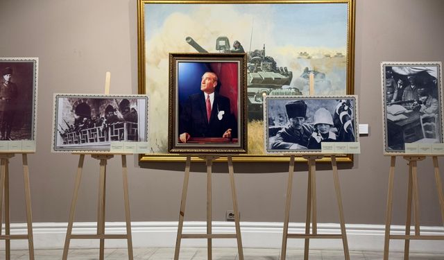 Büyük Önder Atatürk'ün ebediyete intikalinin 87. yılı dolayısıyla Kazakistan'da fotoğraf sergisi açıldı