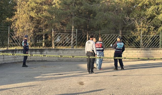 Elazığ'da çıkan silahlı ve bıçaklı kavgada 3 kişi yaralandı