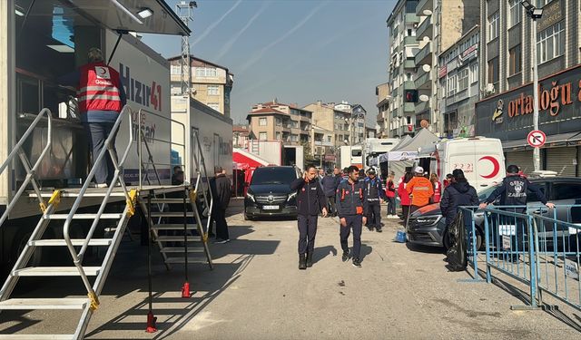 Kocaeli'de 7 katlı apartmanın çöktüğü bölgede çalışmalar sürüyor