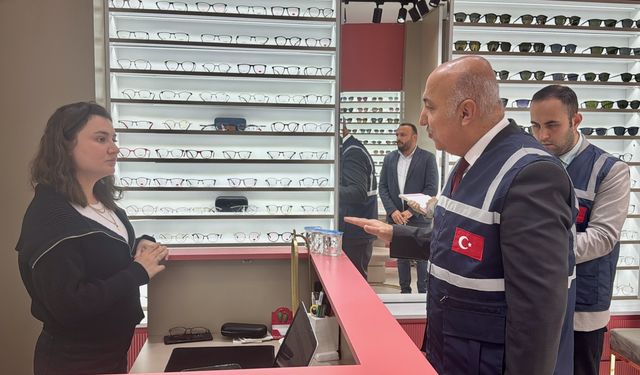 Kocaeli'de 7 katlı apartmanın çöktüğü bölgede ekiplerin çalışmaları sürüyor