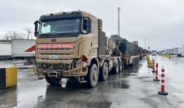 Mehmetçik 'Stone Wall 2025' tatbikatı için Kapıkule'den geçiş yaptı