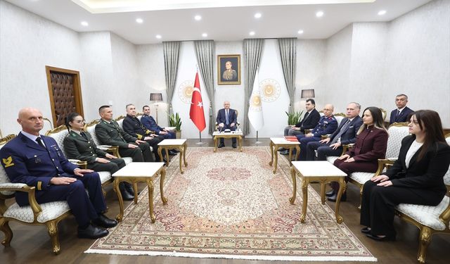 Milli Savunma Bakanı Güler, bakanlık bünyesindeki öğretmenlerle bir araya geldi