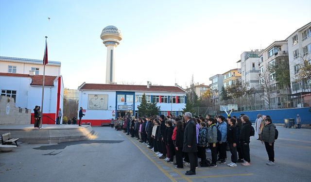 Okullarda ara tatil sonrası ilk ders zili çaldı