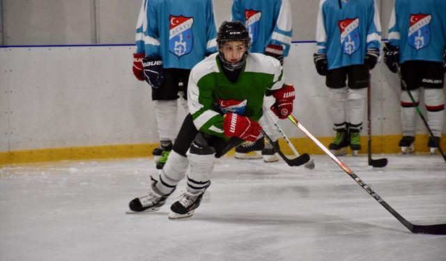 Şampiyon buz hokeyci Nil'in 'milli takımda kaptanlık' hayali